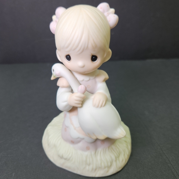 Vintage 1980 Precious Moments Figurine "God Is Love" with Swan E-5213 - Picture 1 of 6